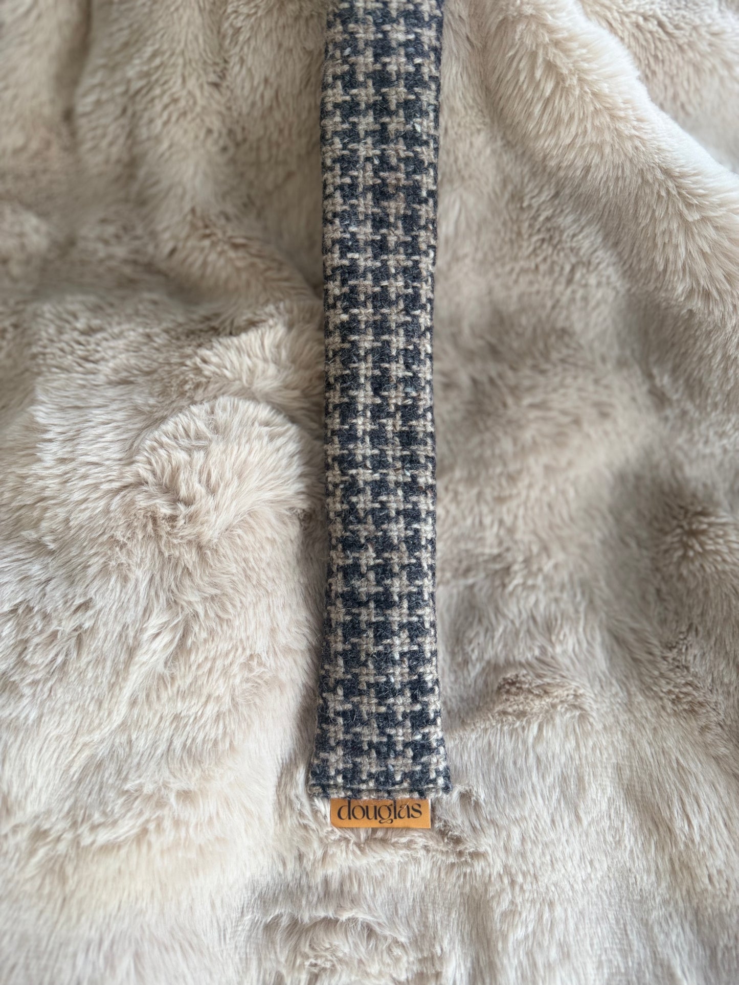 Antrim Grey Houndstooth Alignment Stick Cover